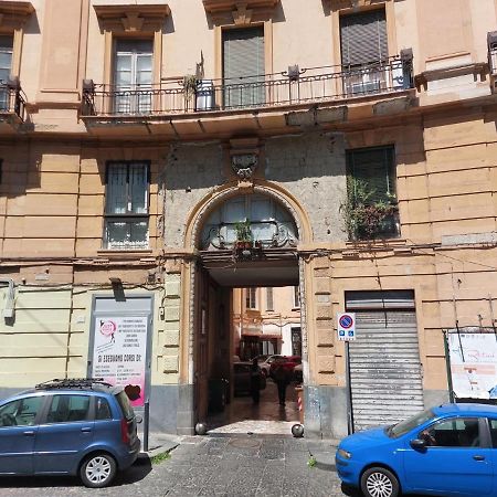 La Finestra Di Fronte Apartment Наполи Екстериор снимка
