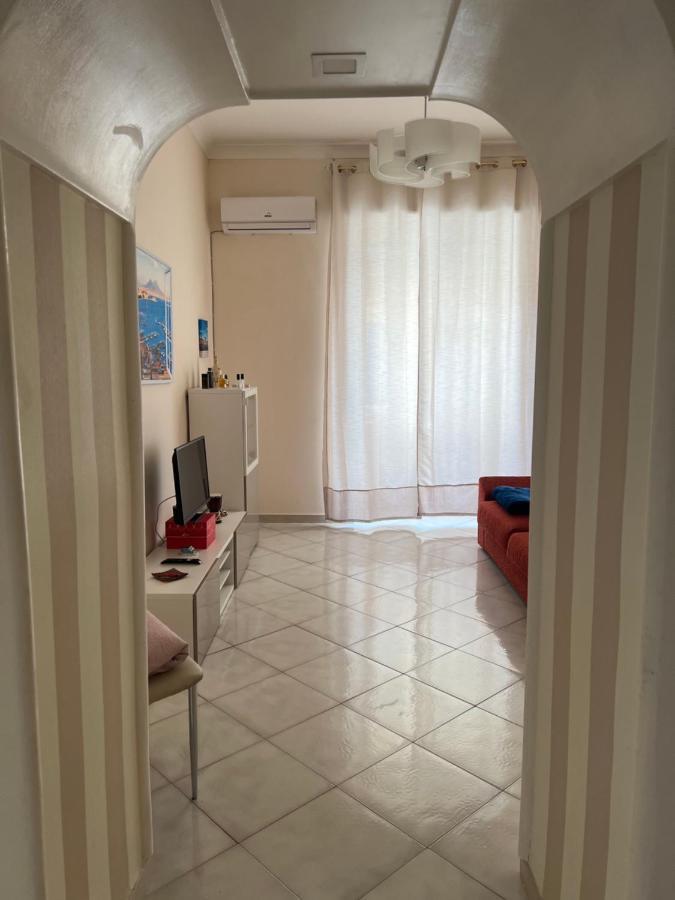 La Finestra Di Fronte Apartment Наполи Екстериор снимка