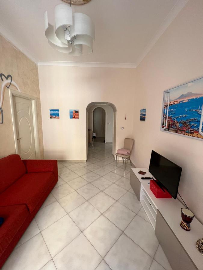 La Finestra Di Fronte Apartment Наполи Екстериор снимка